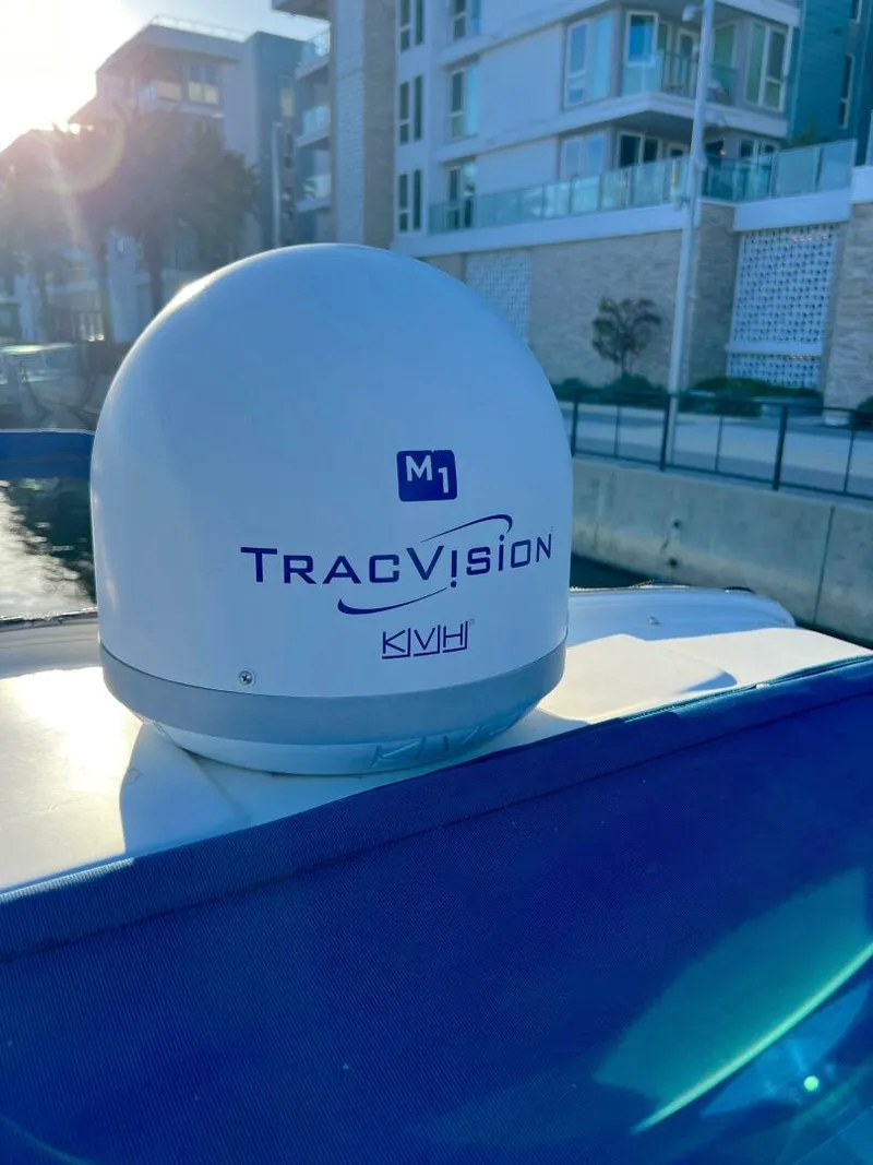 Slide: The Image of Bayliner 335 2012 - 4358034