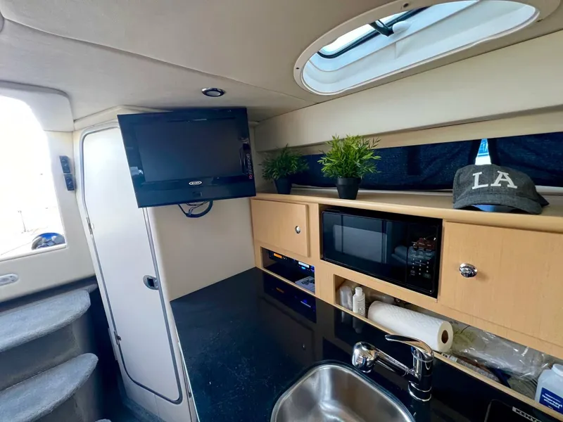 Slide: The Image of Bayliner 335 2012 - 4358043