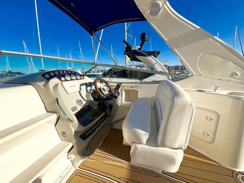 Slide: The Image of Bayliner 335 2012 - 4358051