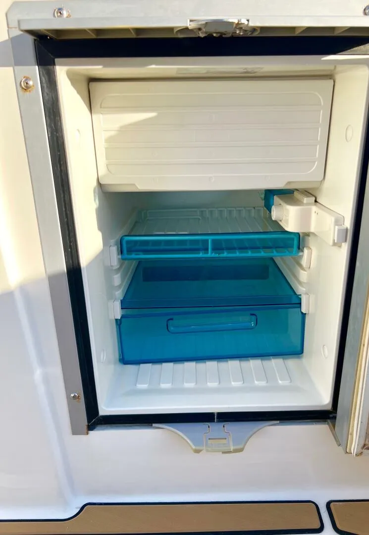 Slide: The Image of Bayliner 335 2012 - 4358060