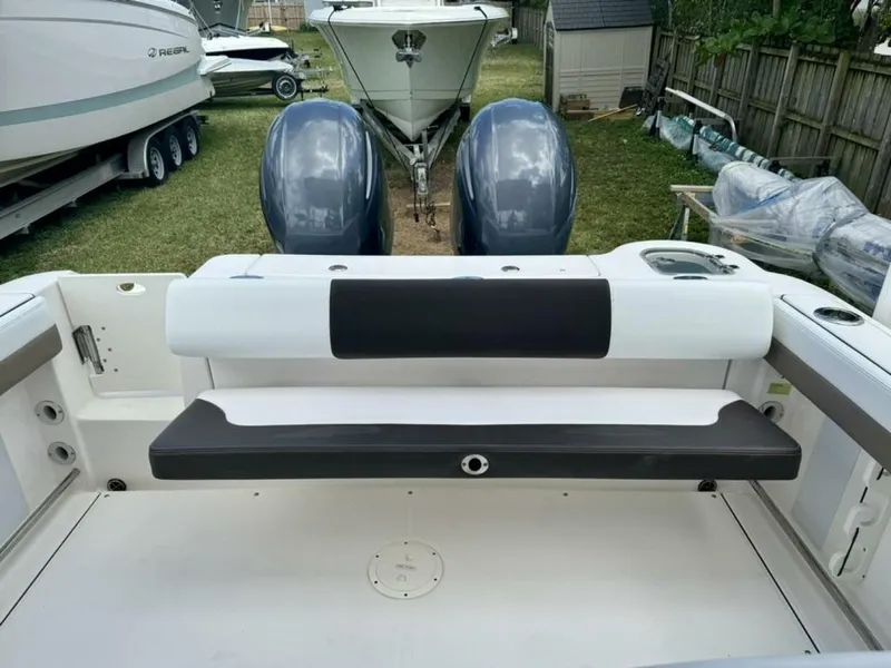 Slide: The Image of Robalo R247 Dual Console 2021 - 4363167