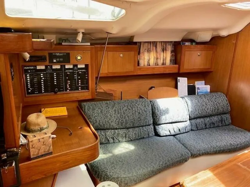 Slide: The Image of Hunter 380 1999 - 4495760