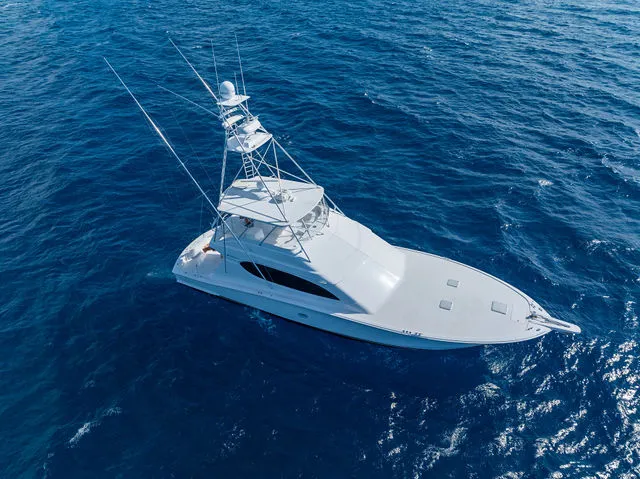 Slide: The Image of Hatteras 68 Convertible 2007 - 15