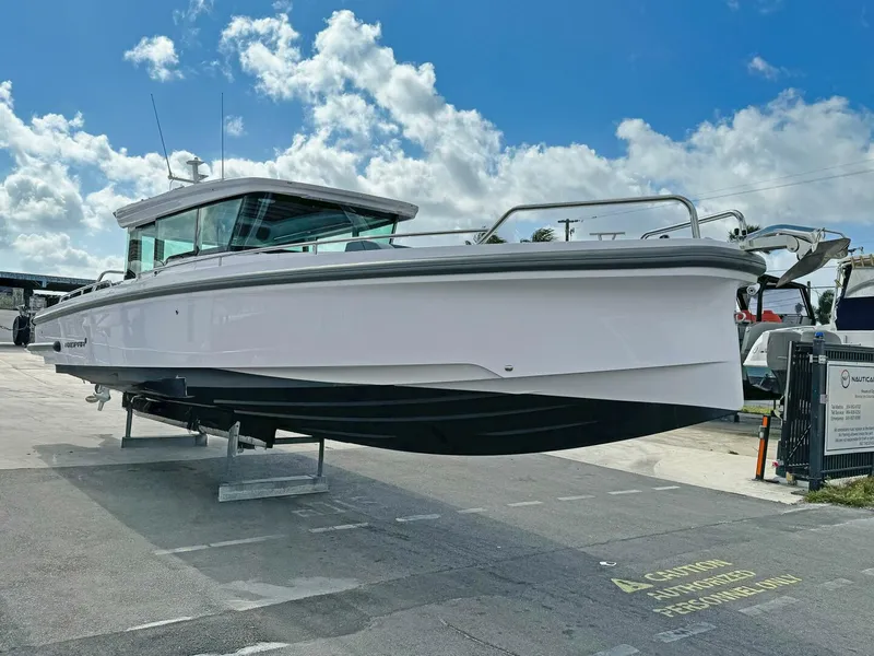Slide: The Image of Axopar 37XC CROSS CABIN 2024 - 5381839