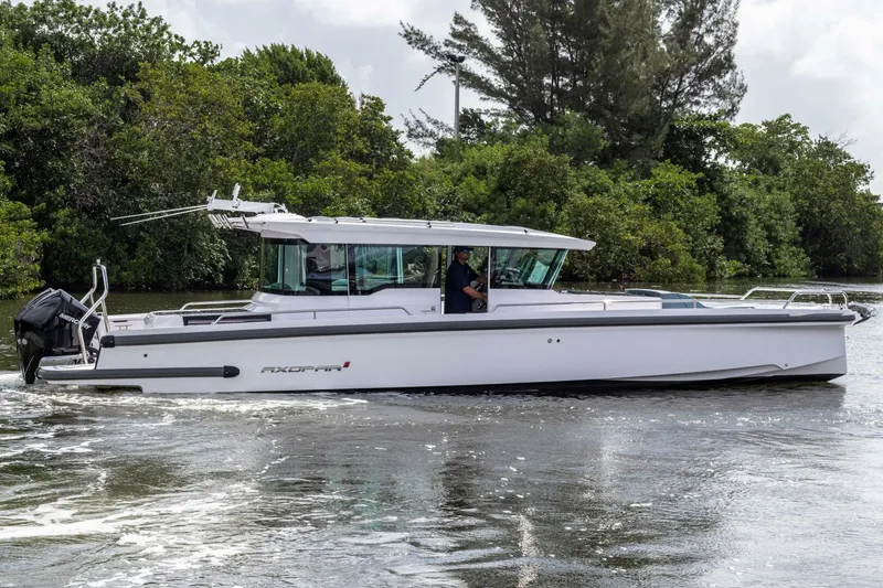 Slide: The Image of Axopar 37XC CROSS CABIN 2024 - 5413554