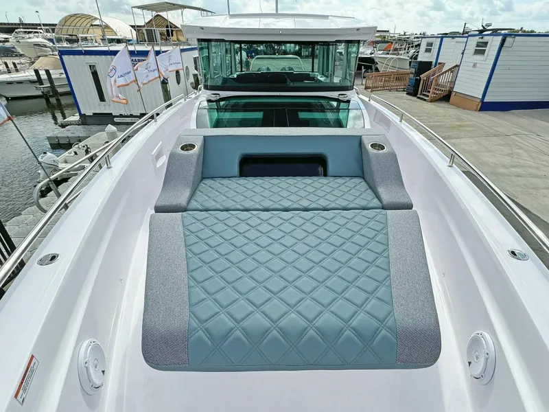 Slide: The Image of Axopar 37XC CROSS CABIN 2024 - 5381860