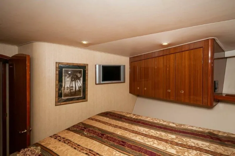 Slide: The Image of 2006 45 Viking Convertible Master SR (1) - 4367475