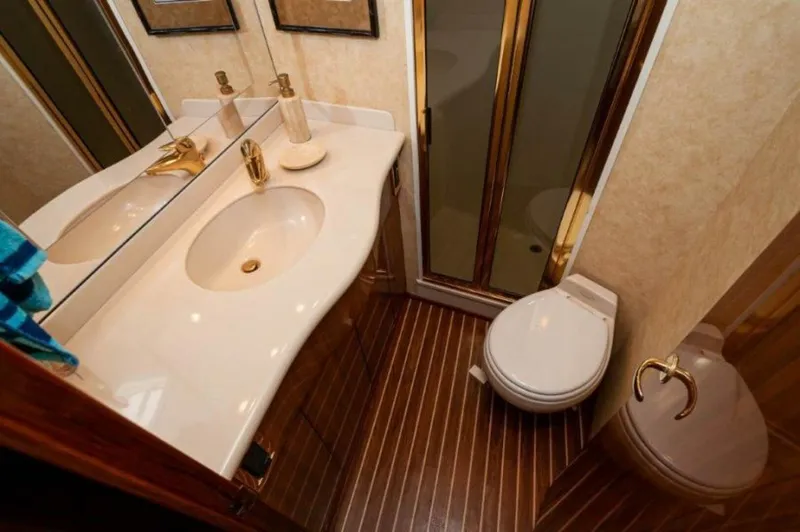 Slide: The Image of 2006 45 Viking Convertible Master Head - 4367477