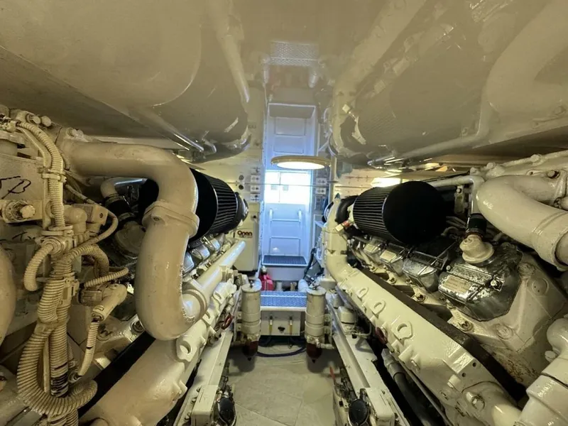 Slide: The Image of 2006 45 Viking Convertible Engine Room - 4381254