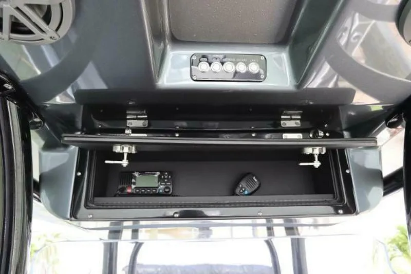 Slide: The Image of Statement 350 Open 2019 - 4377640