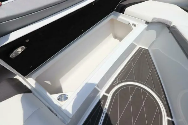 Slide: The Image of Statement 350 Open 2019 - 4377644