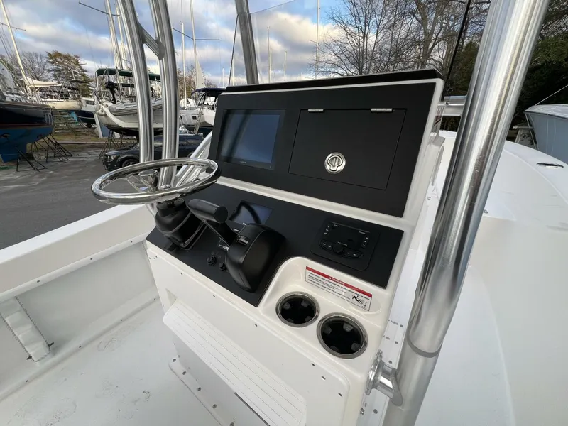 Slide: The Image of 2024 KenCraft 21 Helm - 4374070