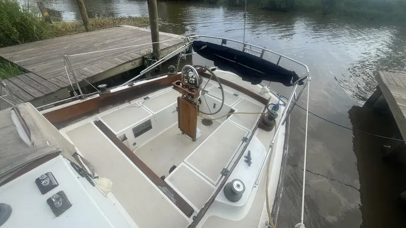 Slide: The Image of Cape Dory 33 1981 - 4470825