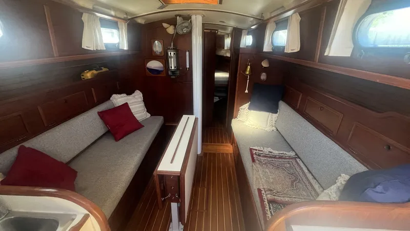 Slide: The Image of Cape Dory 33 1981 - 4470850