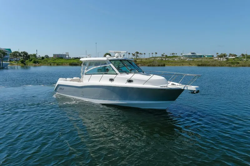The Image of 2019 Boston Whaler 345 Conquest Main Profile - 4385578