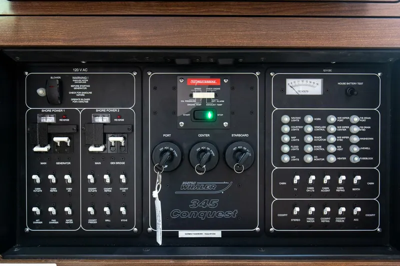 Slide: The Image of 2019 Boston Whaler 345 Conquest Breakers - 4385596