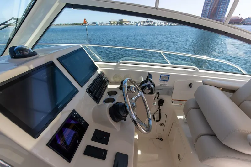 Slide: The Image of 2019 Boston Whaler 345 Conquest Bridge 3 - 4385599