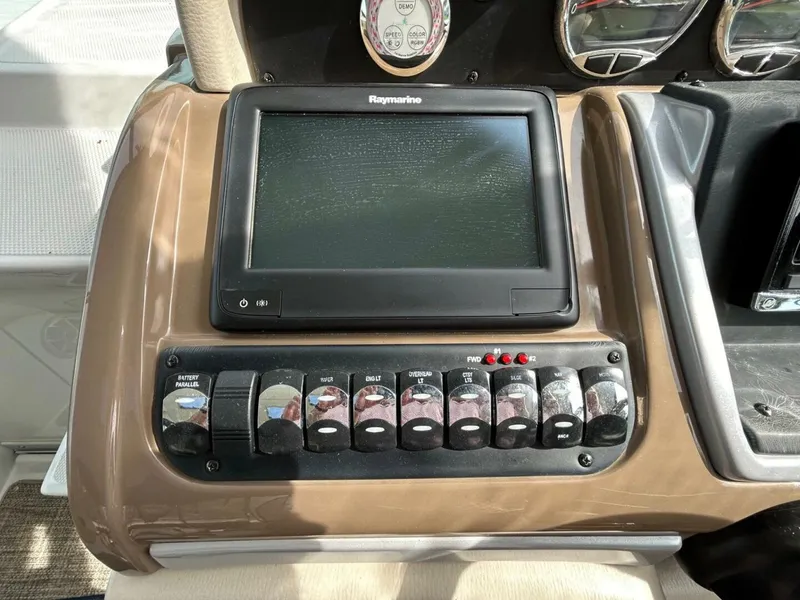 Slide: The Image of Crownline Boats 350 SY 2015 - 4377878