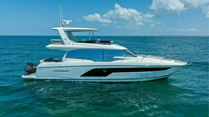 The Image of Prestige 590 Flybridge 2022 - 6096702