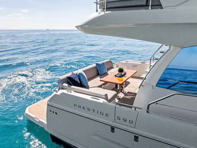 Slide: The Image of Prestige 590 Flybridge 2022 - 88