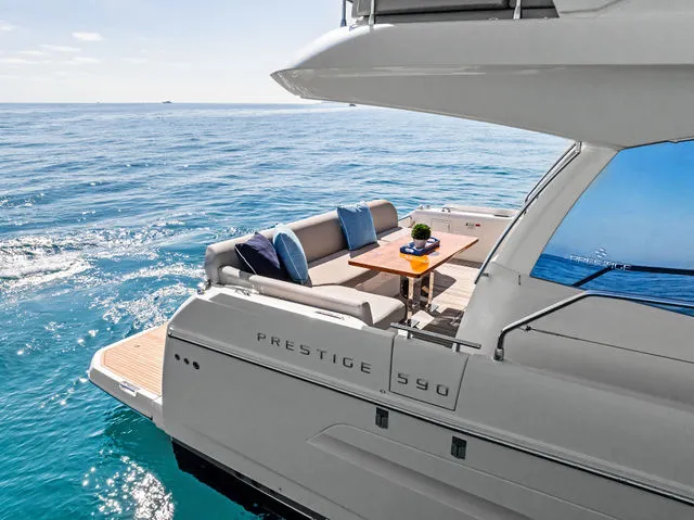 Slide: The Image of Prestige 590 Flybridge 2022 - 89