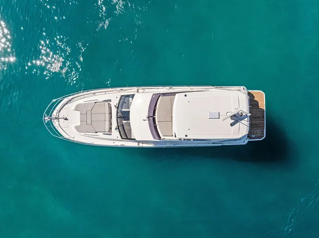 Slide: The Image of Prestige 590 Flybridge 2022 - 90