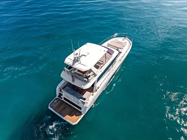 Slide: The Image of Prestige 590 Flybridge 2022 - 92