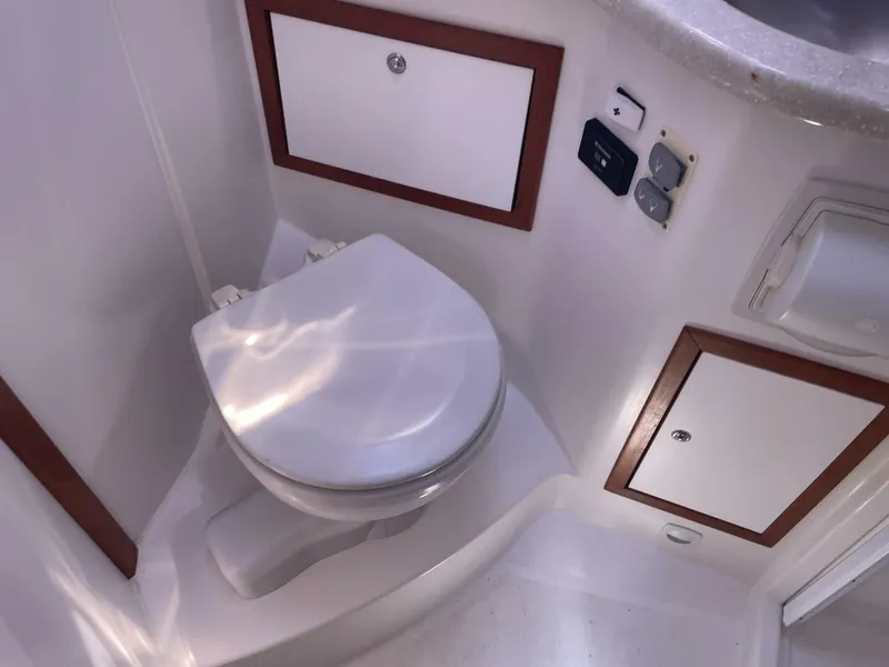 Slide: The Image of 2013 Back Cove 34 Electric head - 4380193