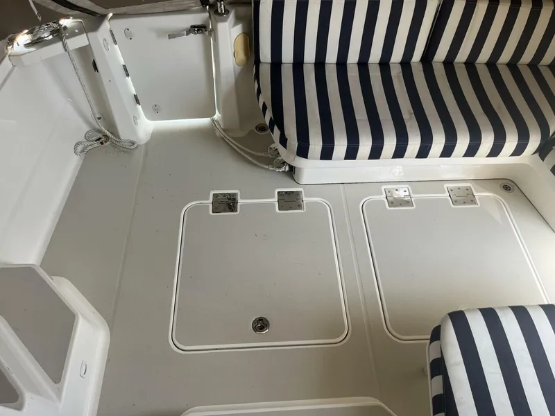 Slide: The Image of 2013 Back Cove 34 - 4408520