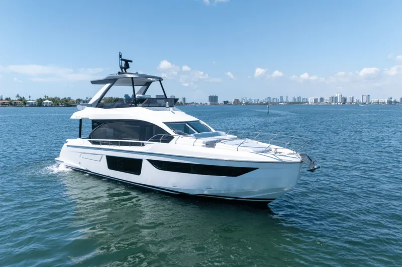 Slide: The Image of Azimut Fly 68 2025 - 4466058