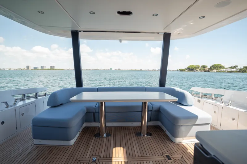 Slide: The Image of Azimut Fly 68 2025 - 4466111
