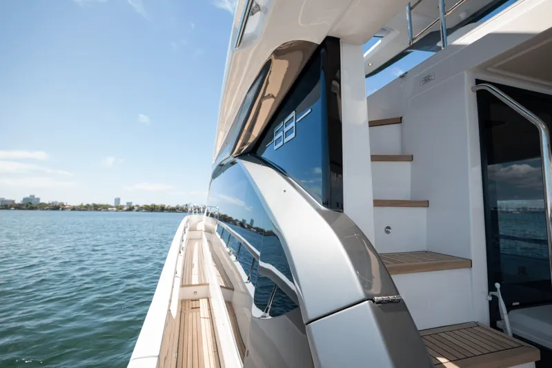 Slide: The Image of Azimut Fly 68 2025 - 4466117