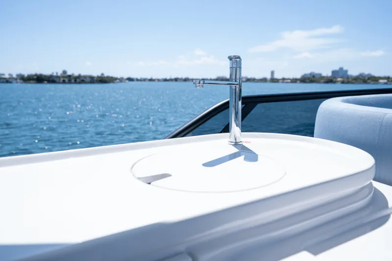 Slide: The Image of Azimut Fly 68 2025 - 4466134
