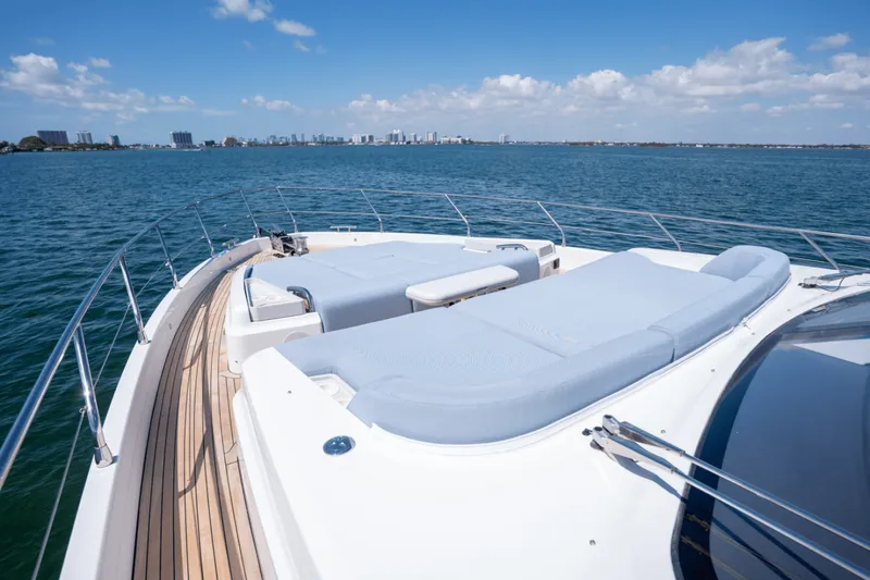 Slide: The Image of Azimut Fly 68 2025 - 4466142