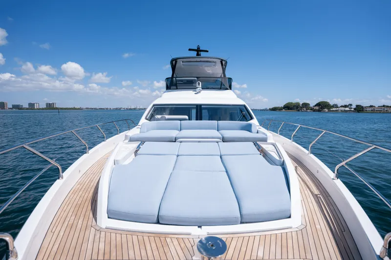 Slide: The Image of Azimut Fly 68 2025 - 4466146