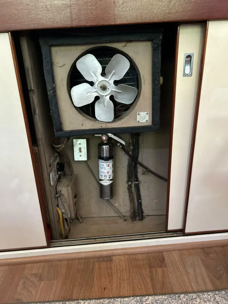 Slide: The Image of Matthews 42 Double Cabin 1962 - 4384192