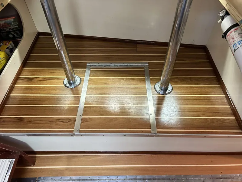 Slide: The Image of Matthews 42 Double Cabin 1962 - 4384197