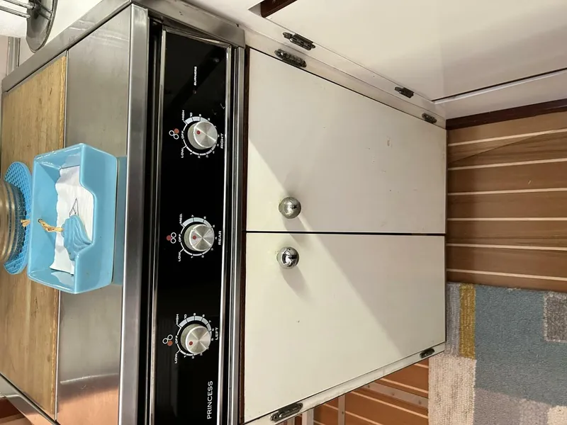 Slide: The Image of Matthews 42 Double Cabin 1962 - 4384199