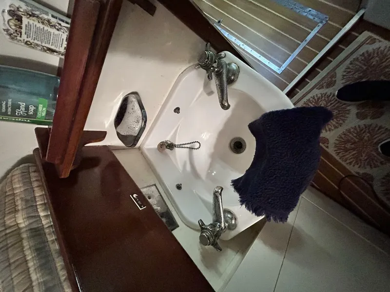 Slide: The Image of Matthews 42 Double Cabin 1962 - 4384205