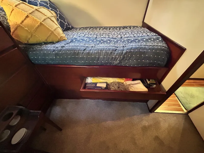 Slide: The Image of Matthews 42 Double Cabin 1962 - 4384211