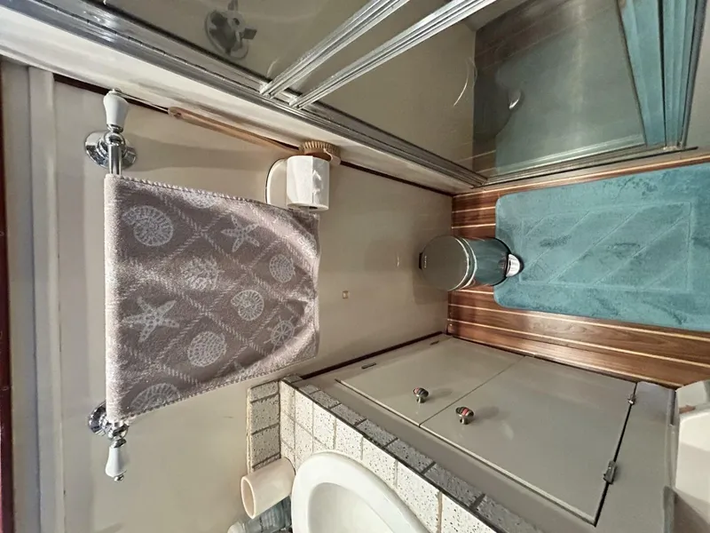 Slide: The Image of Matthews 42 Double Cabin 1962 - 4384216