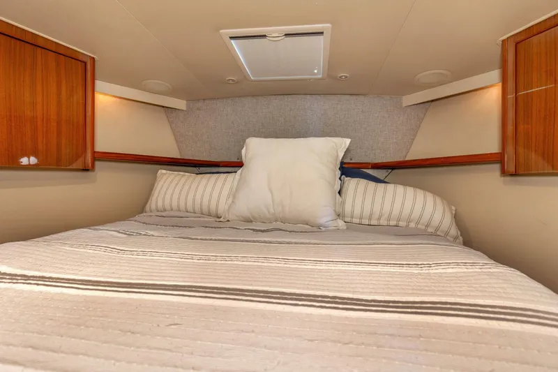 Slide: The Image of 2005 Viking 61 Enclosed Bridge _It Don_t Matta_ Forward Stateroom (2) - 4387156