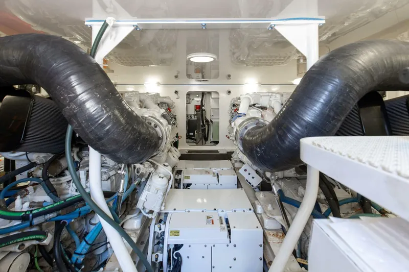 Slide: The Image of 2005 Viking 61 Enclosed Bridge _It Don_t Matta_ Engine Room (6) - 4387185