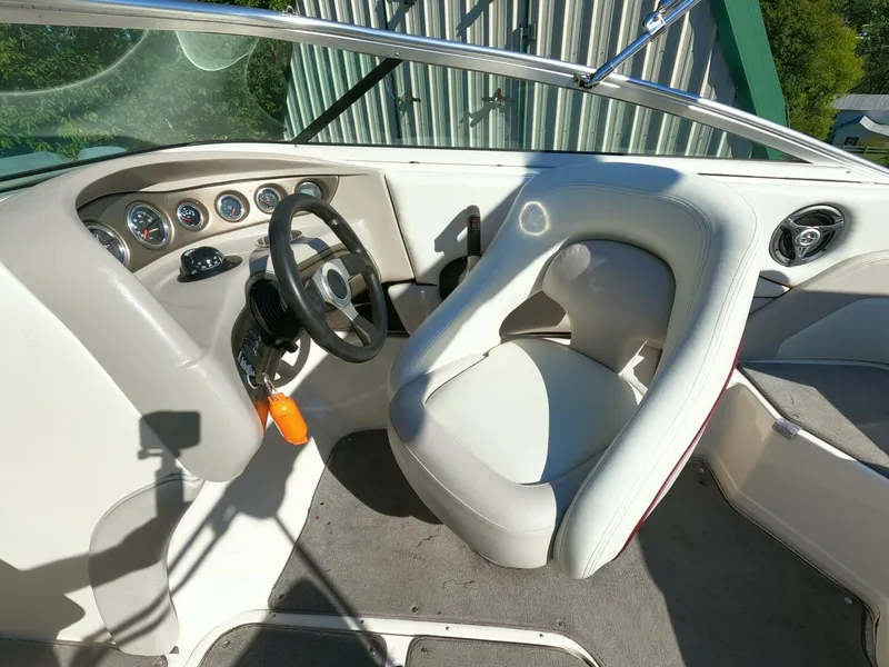 Slide: The Image of Bryant 210 Bowrider 2008 - 4387720