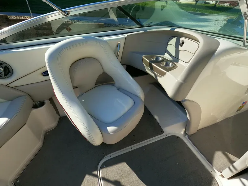 Slide: The Image of Bryant 210 Bowrider 2008 - 4387724