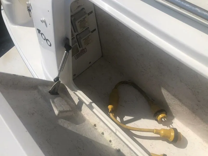 Slide: The Image of Sea Ray 400 Sedan Bridge 2003 - 4389020