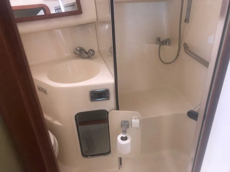 Slide: The Image of Sea Ray 400 Sedan Bridge 2003 - 4389017