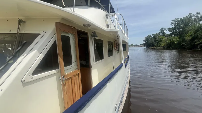 Slide: The Image of Marine Trader Med Yacht 62 Yachtfish 1986 - 5522376