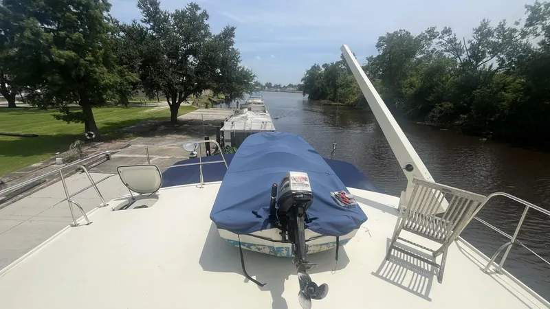 Slide: The Image of Marine Trader Med Yacht 62 Yachtfish 1986 - 5522392