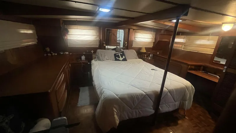 Slide: The Image of Marine Trader Med Yacht 62 Yachtfish 1986 - 5522450